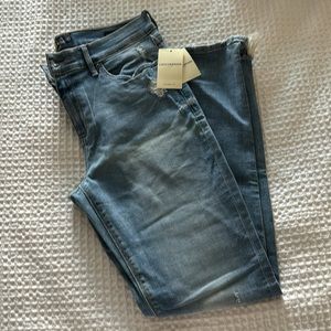 NWT Lucky Brand Jeans | Size 30 | light distress